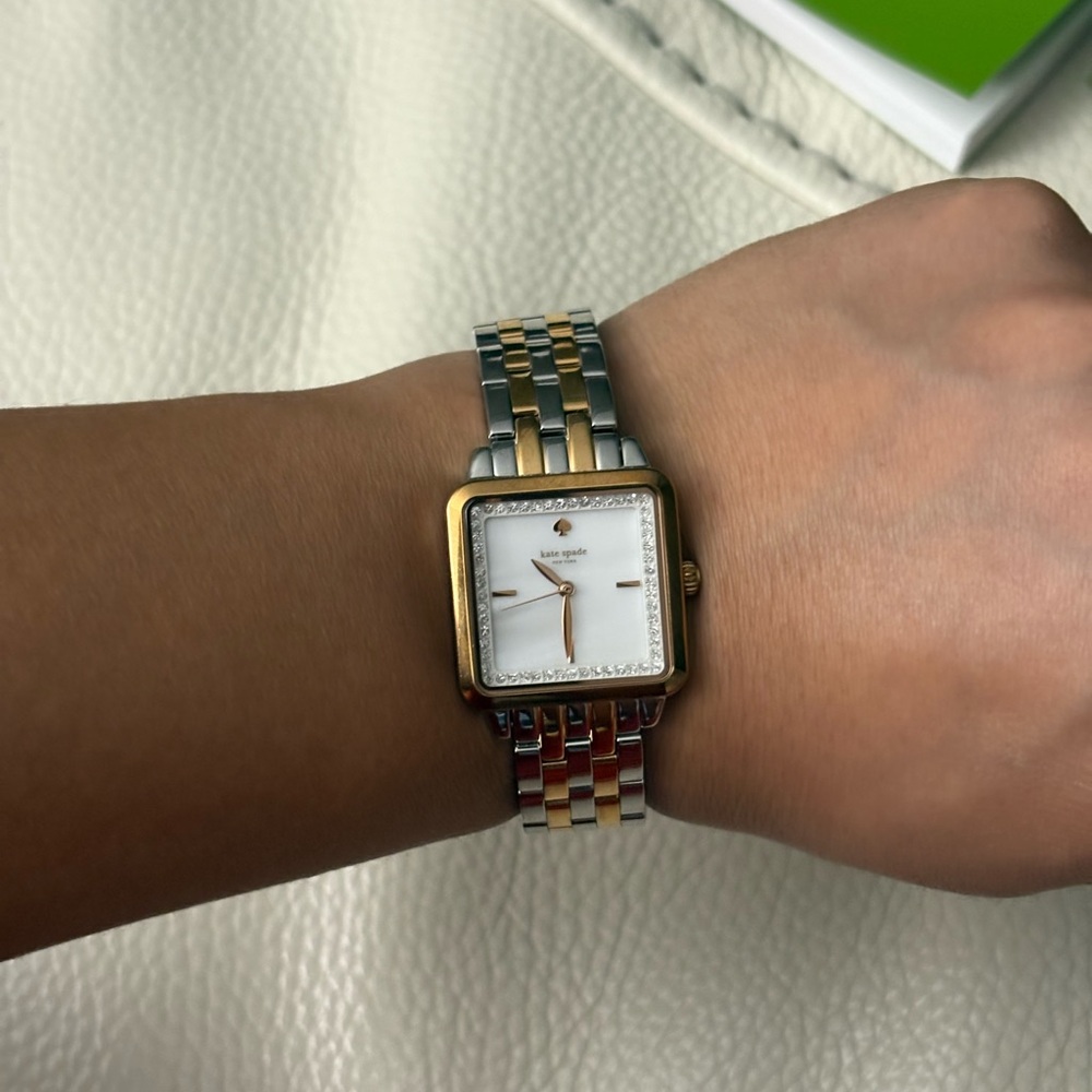 Kate Spade White and Gold Watch Elegant Accessories